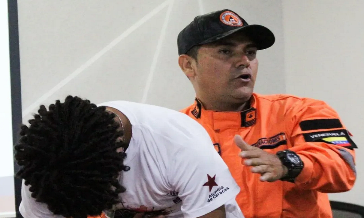 Capacitan a grupos religiosos en primeros auxilios para semana santa 