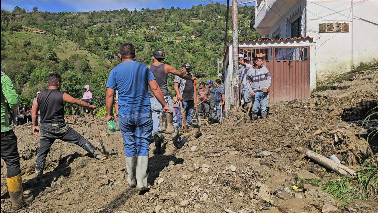 Intensas lluvias dejan incomunicadas a varias comunidades en Merida